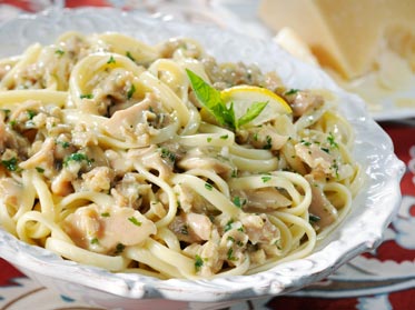 Linguine with Garden Clam Sauce